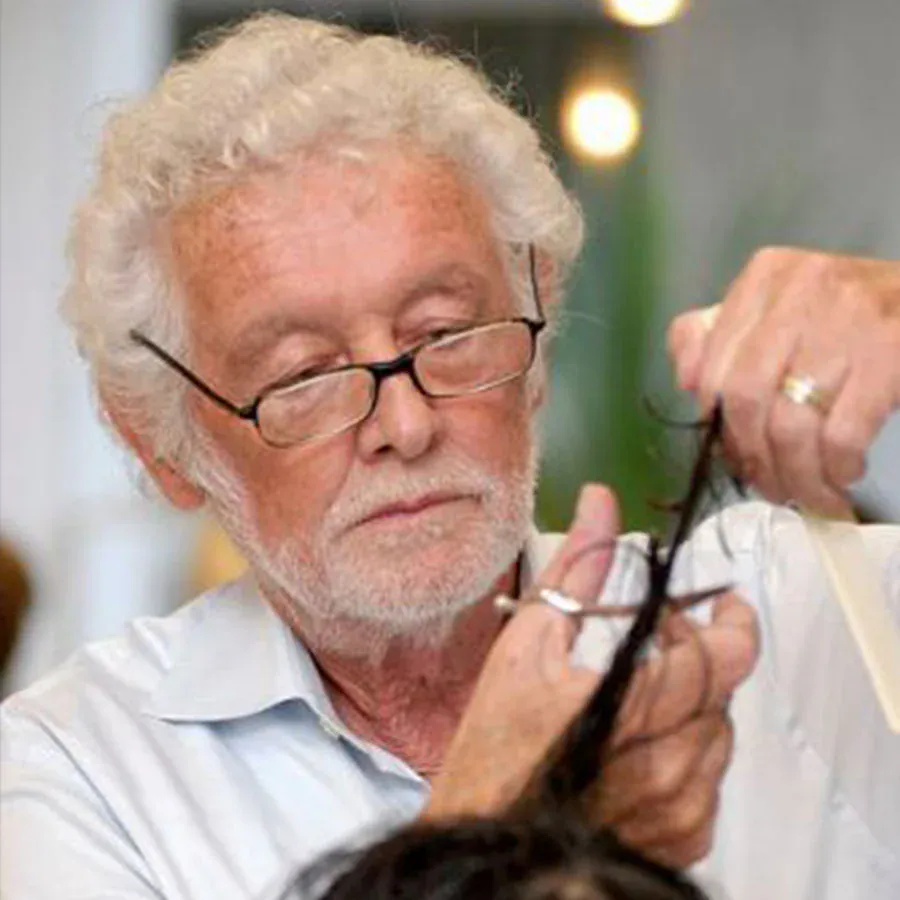 Leo-Passage-Cutting-Hair